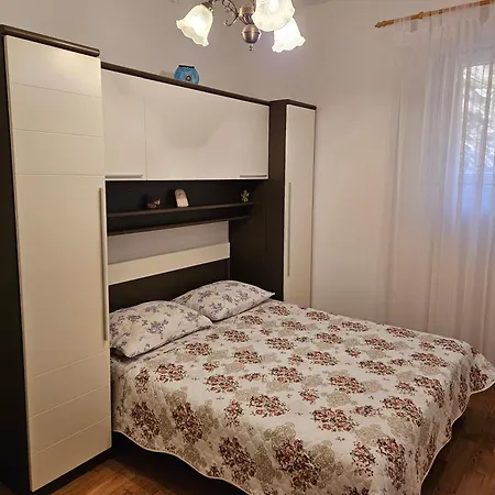 Kety Semesterbostad Prigradica