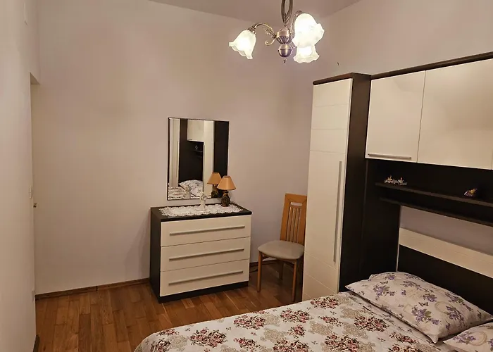 Kety Vikendica Prigradica